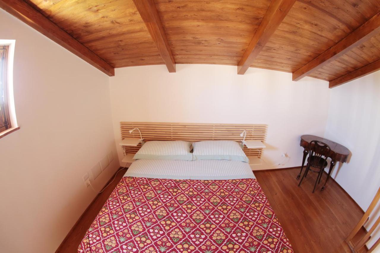 הוילה לוקרי La Casa Del Mandarino Di Borgo Carbone מראה חיצוני תמונה