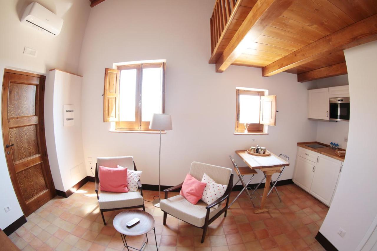 הוילה לוקרי La Casa Del Mandarino Di Borgo Carbone מראה חיצוני תמונה