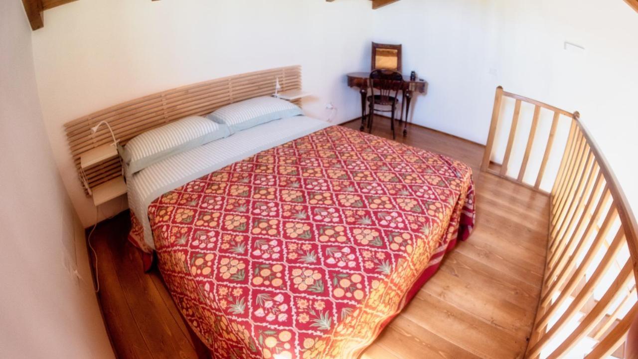 הוילה לוקרי La Casa Del Mandarino Di Borgo Carbone מראה חיצוני תמונה
